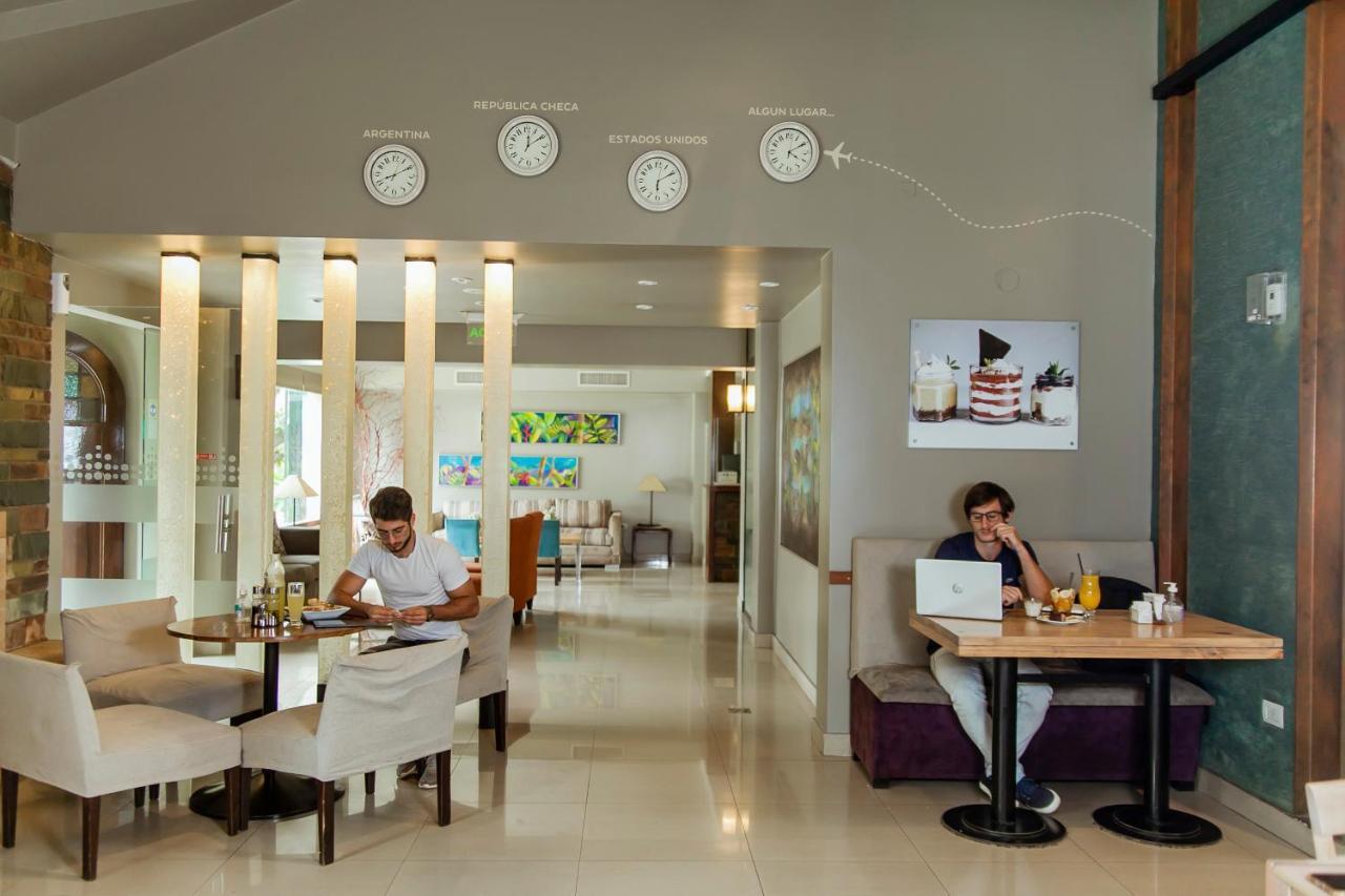 Howard Johnson Hotel Йерба Буена Екстериор снимка