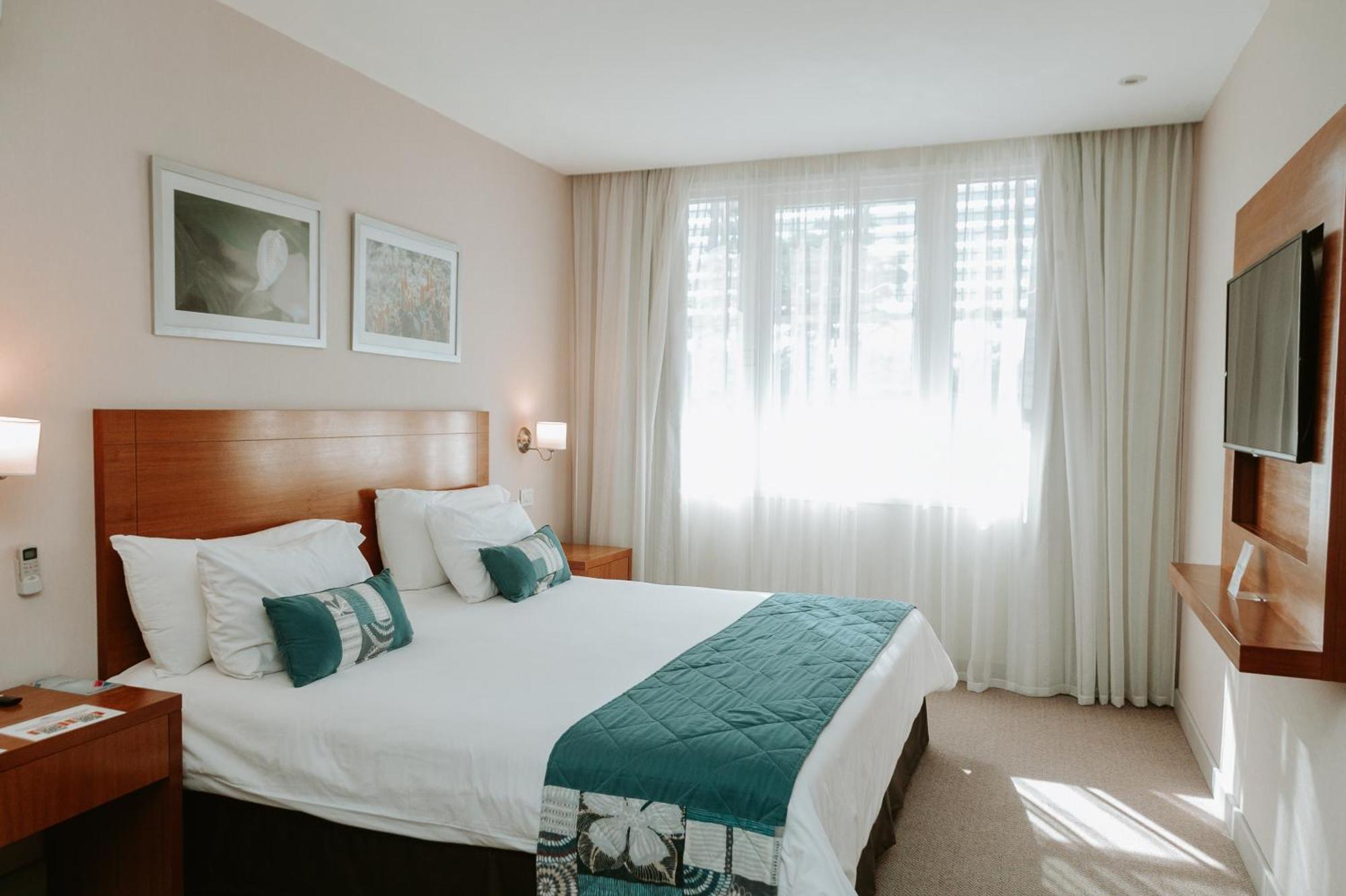 Howard Johnson Hotel Йерба Буена Екстериор снимка
