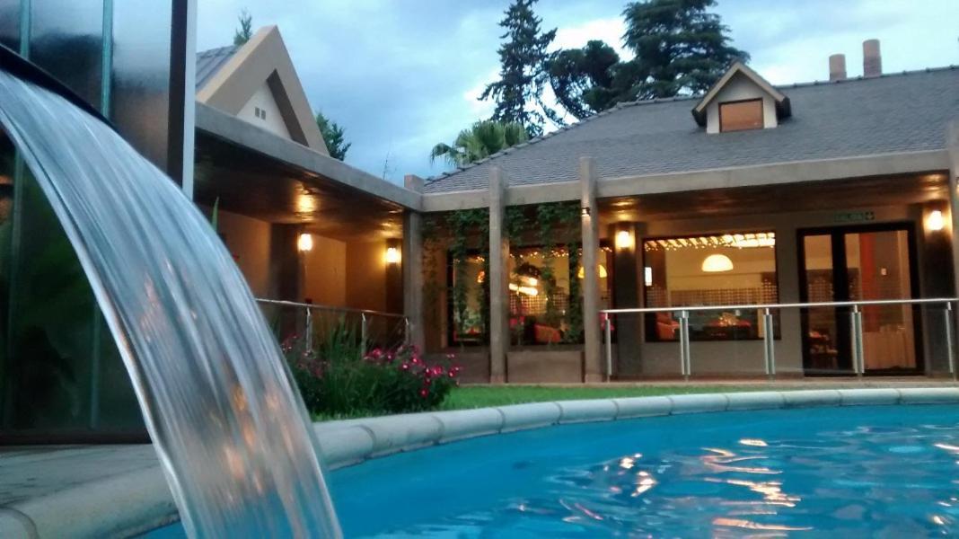 Howard Johnson Hotel Йерба Буена Екстериор снимка